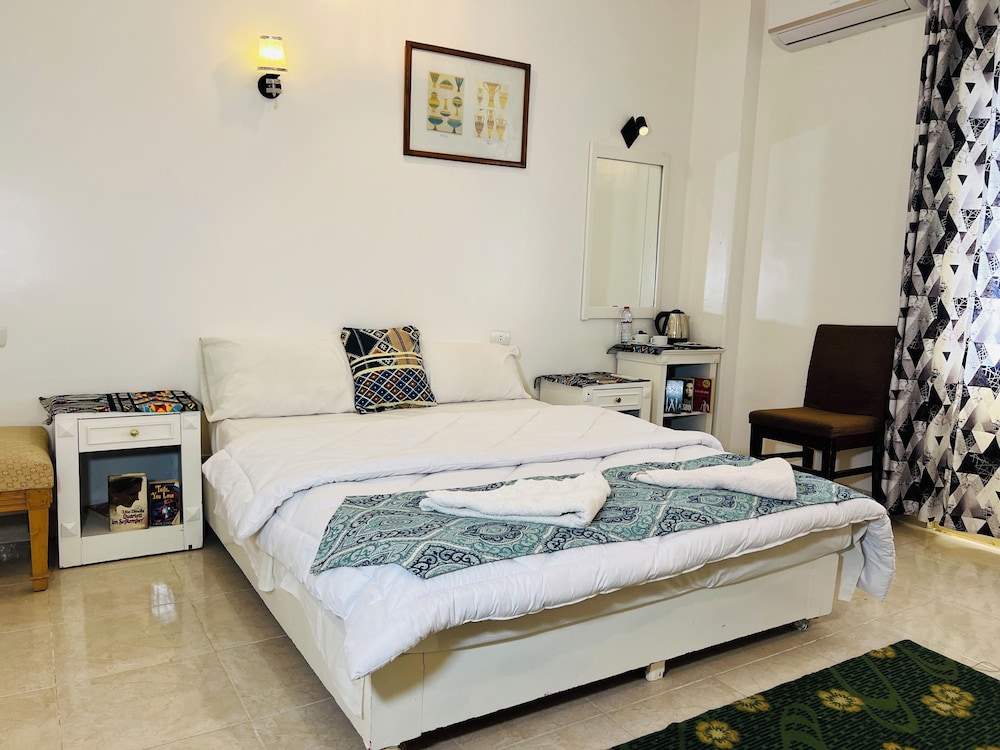 Amon Hotel 16/50