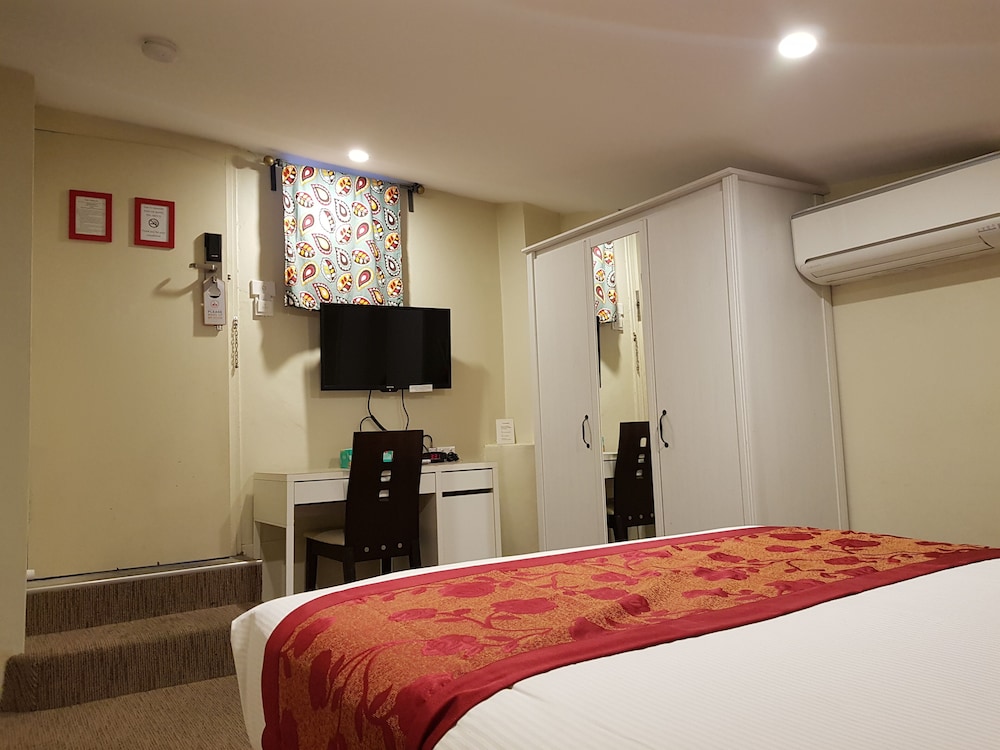Twin Towers Inn 34/72