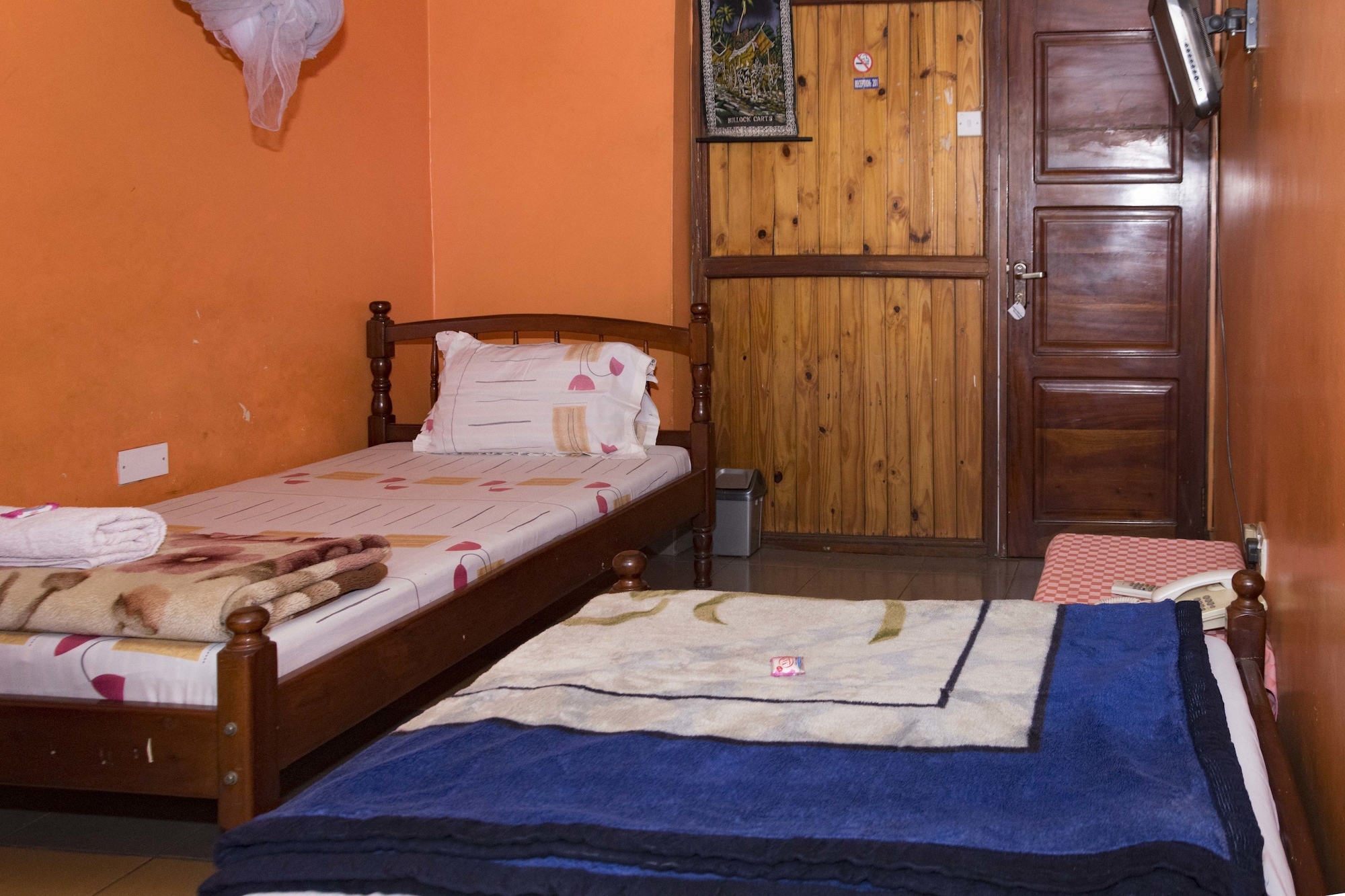 ECONOMY, TWIN BEDS