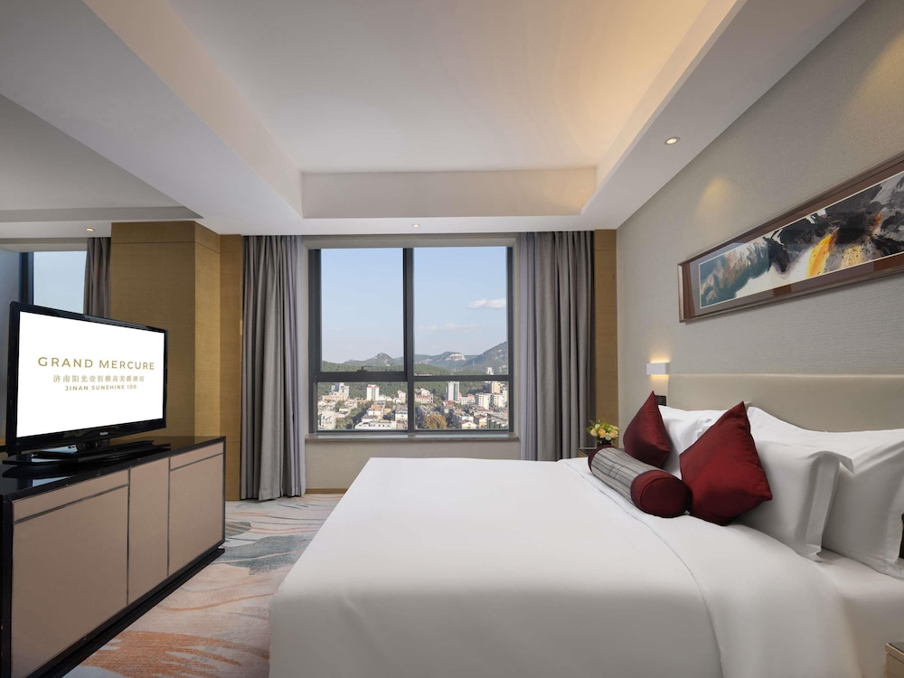 JUNIOR SUITE, KING BED