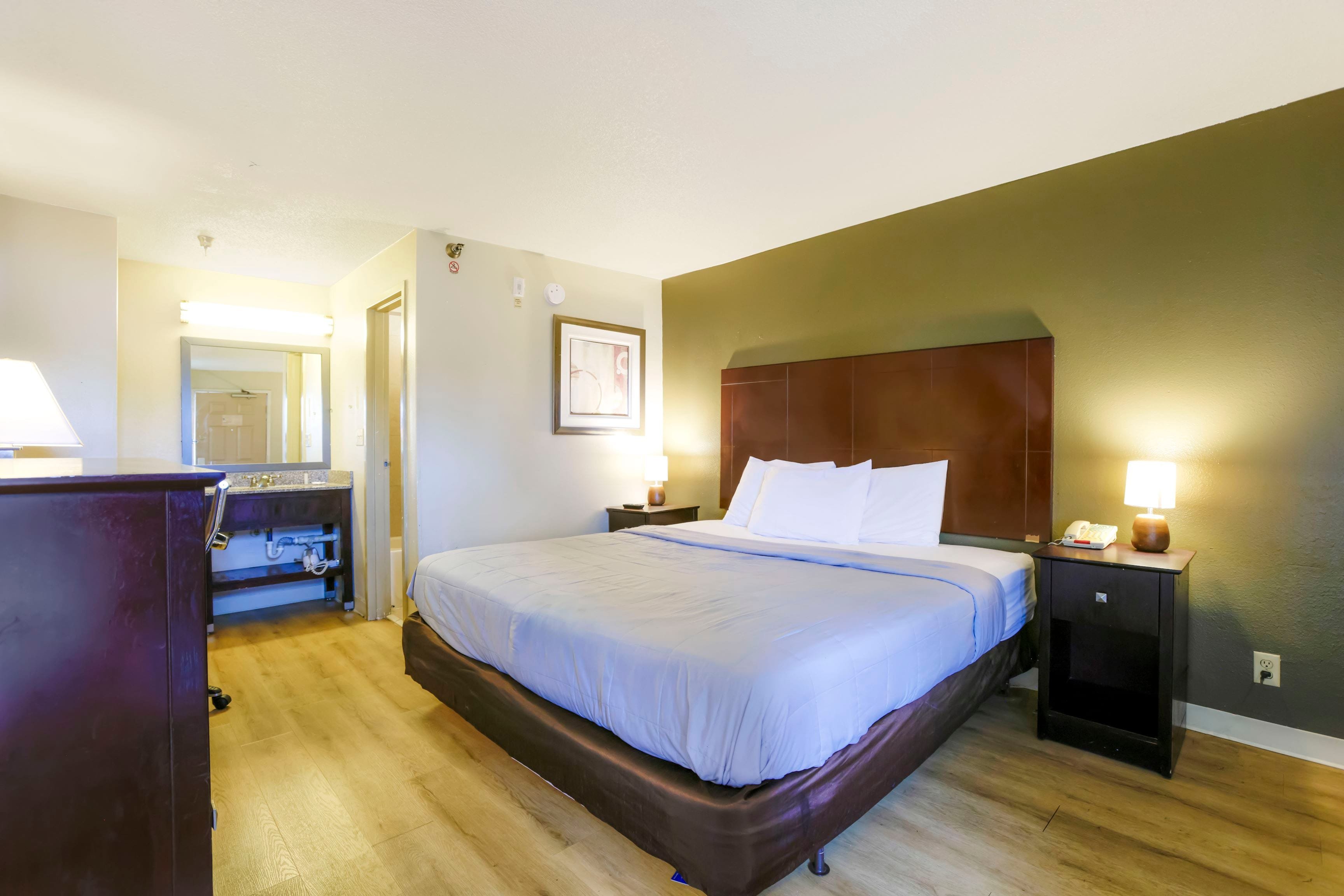 Copley Inn & Suites By OYO Akron OH 24/74
