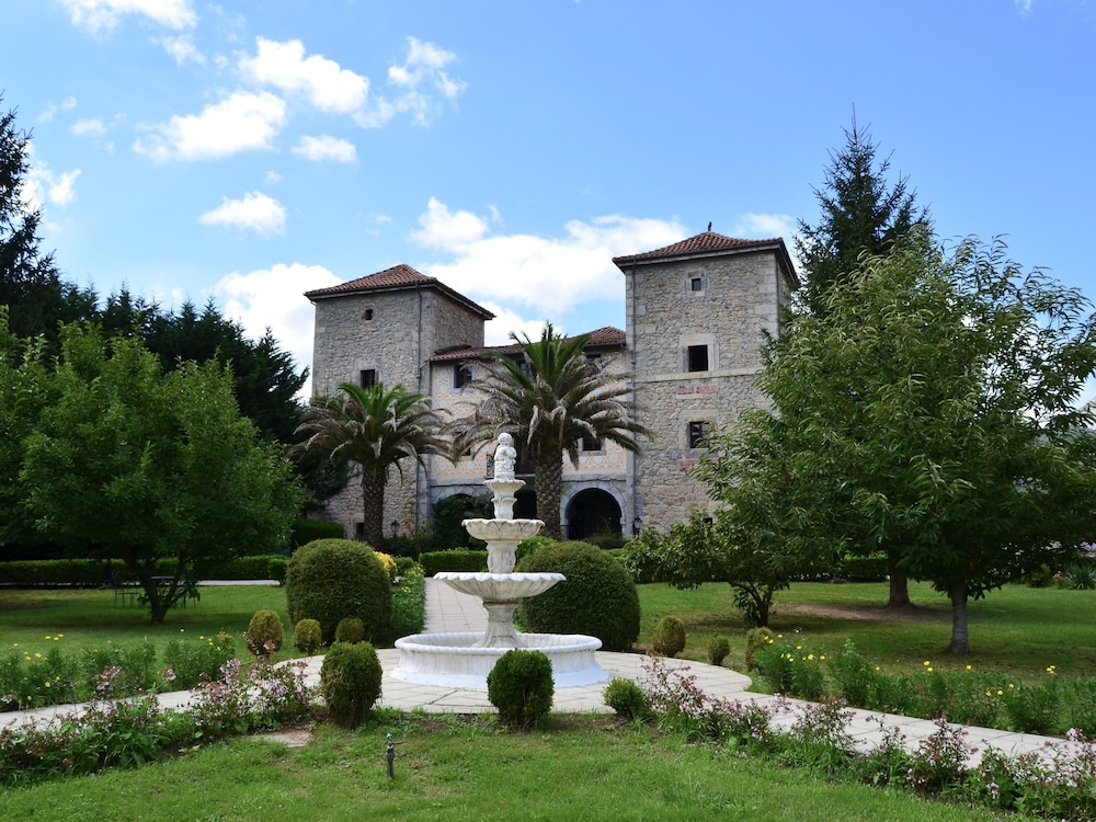 HOTEL PALACIO TORRE DE RUESGA 52/64