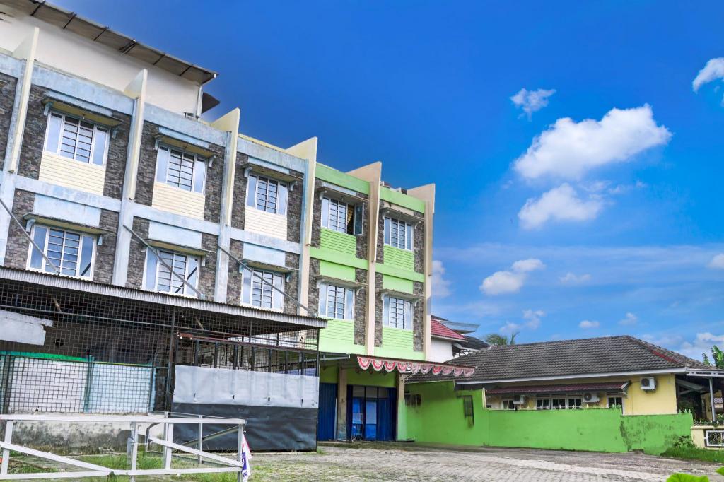 Hotel O Ilir Timur I Near Rsud Siti Fatimah Az-Zahra Formerly Lumendiva Suite 7/44