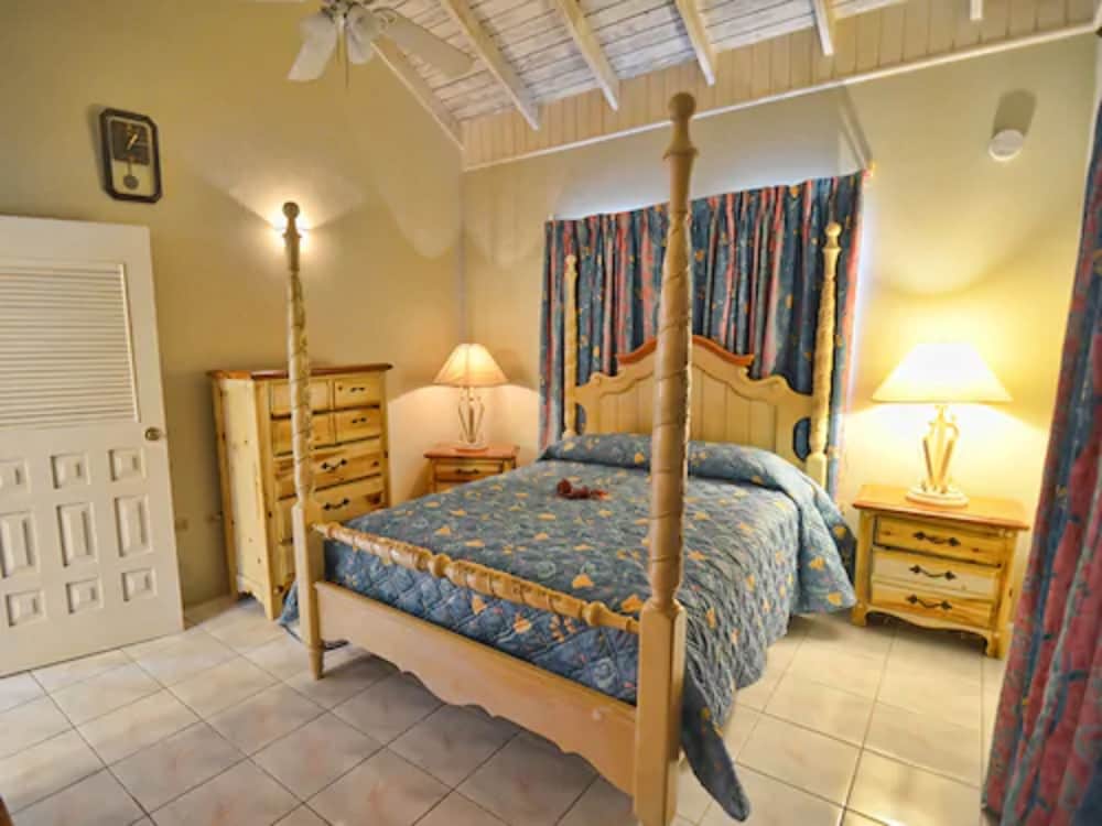 Tropical Lagoon Resort 11/29