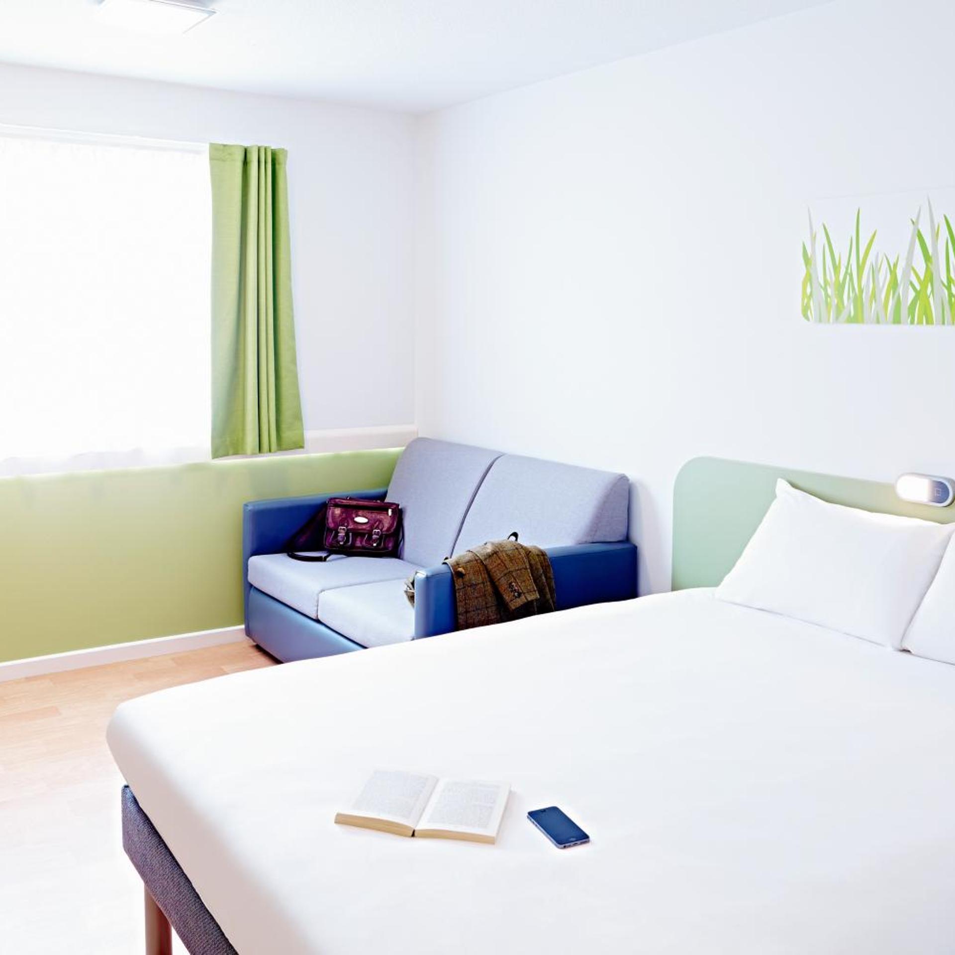 Ibis budget Warrington Lymm Services 13/33