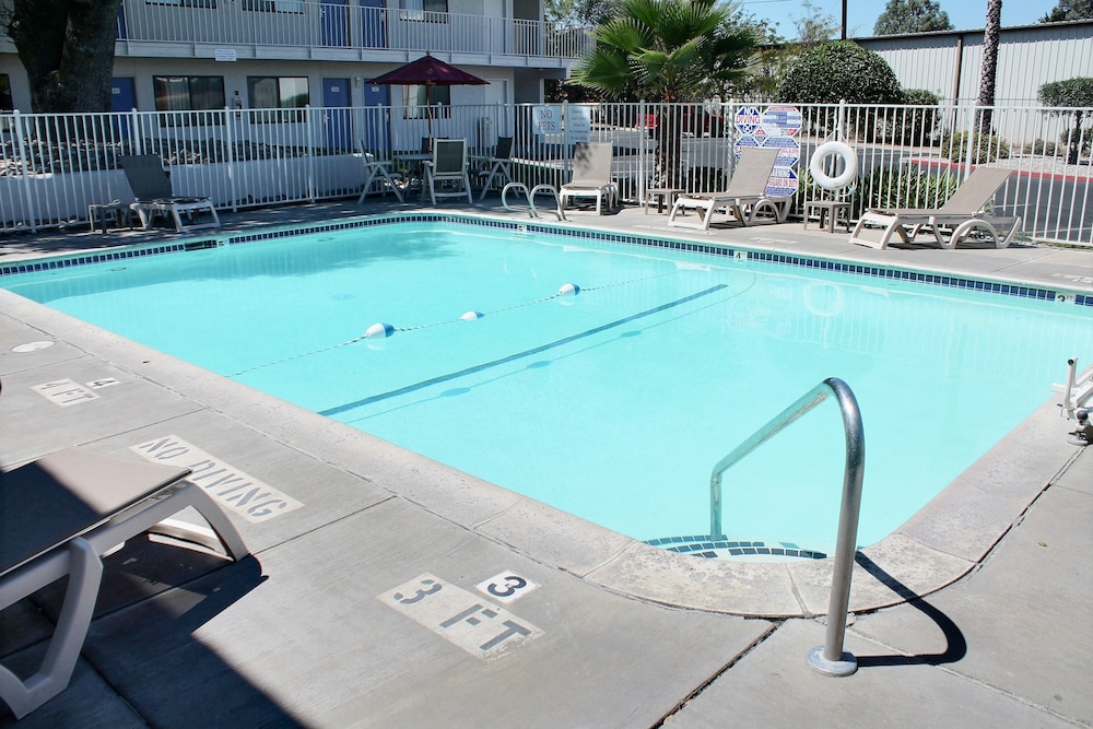 Motel6 Atascadero, CA 29/42