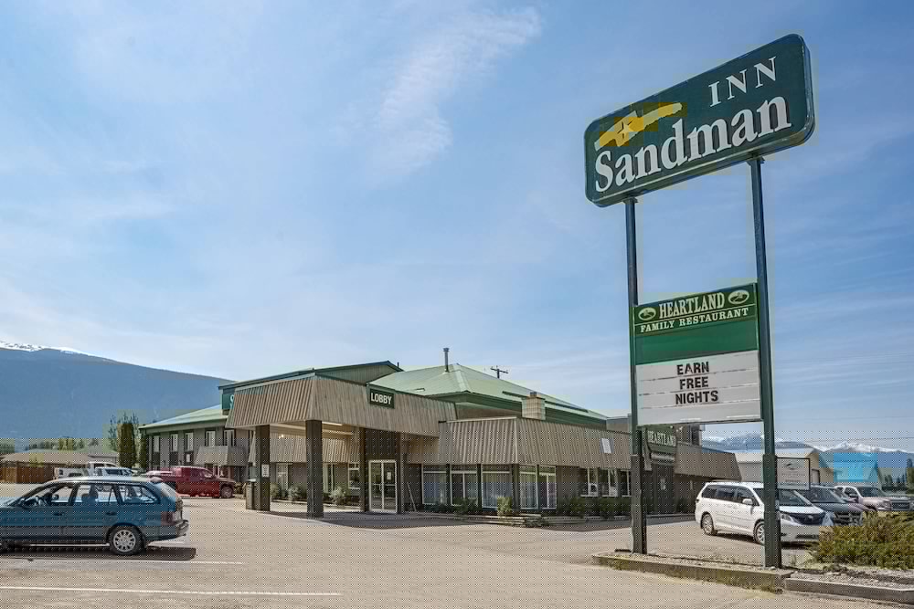Sandman Inn McBride 3/34