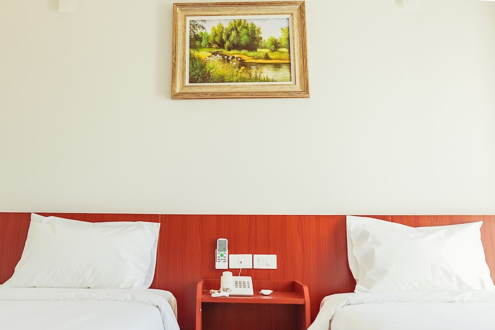 Douangpraseuth Hotel 43/67
