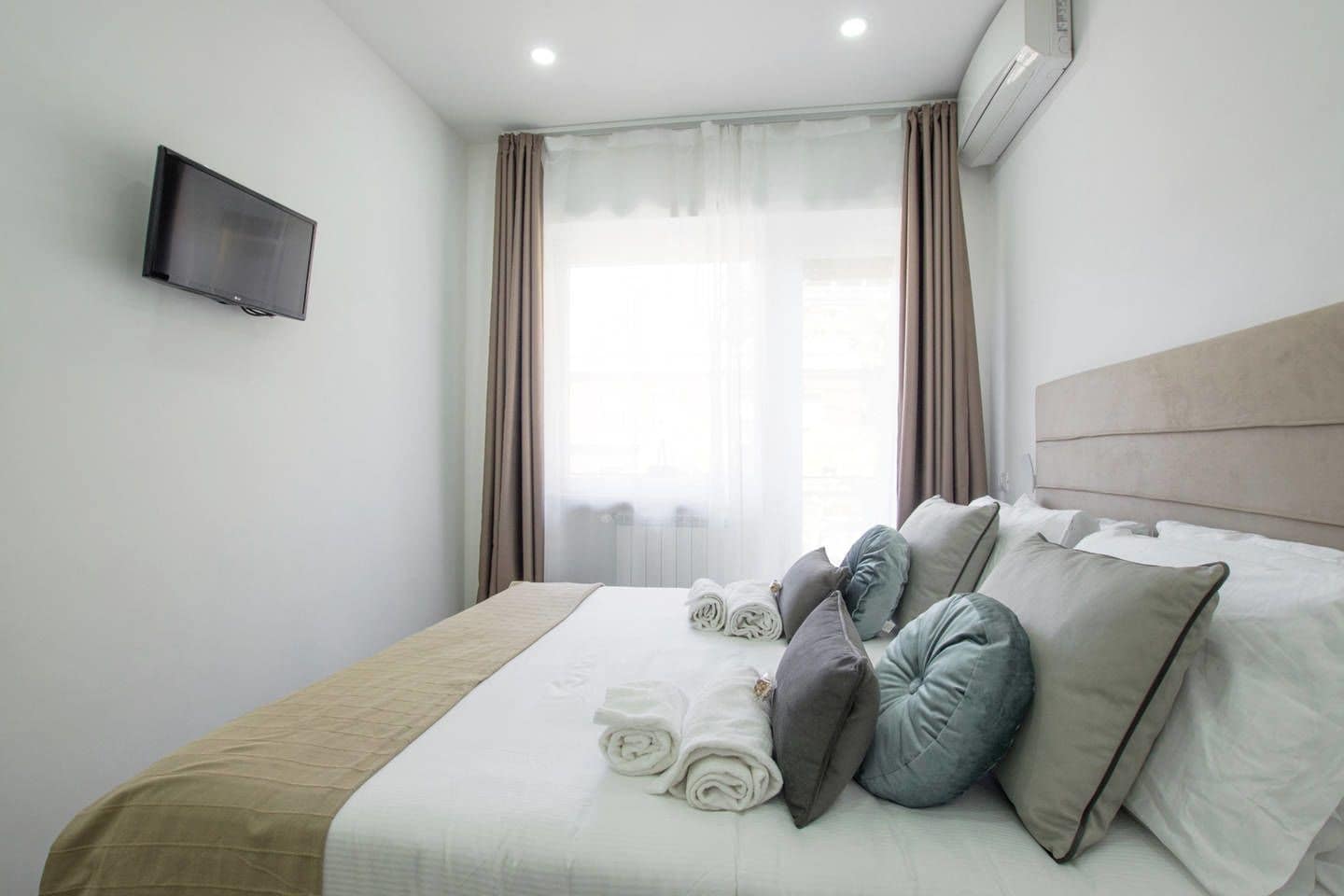 EXCLUSIVE, DOUBLE BED, BALCONY