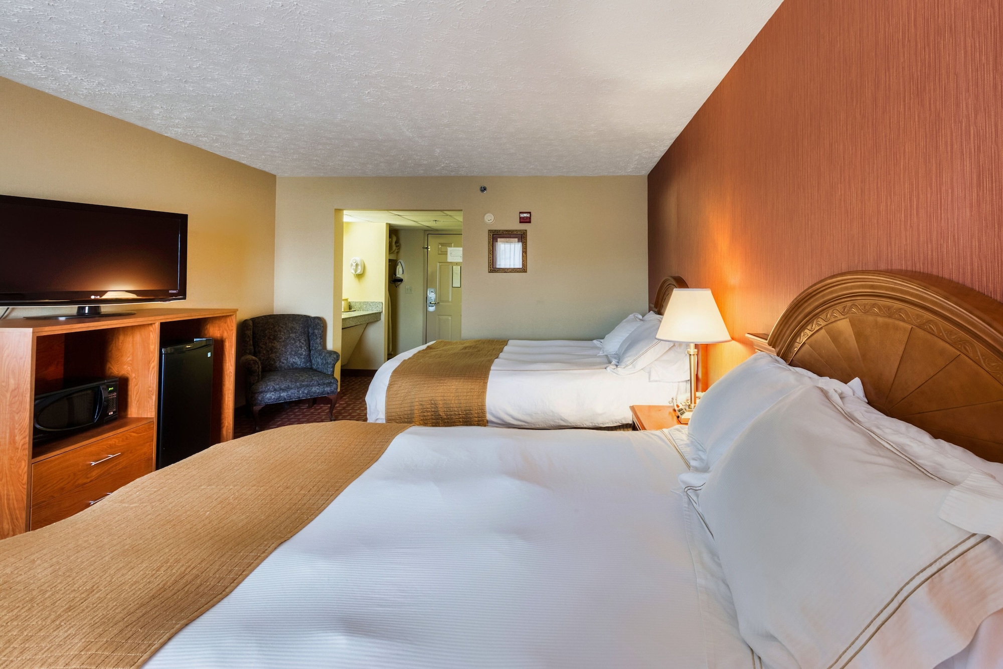 STANDARD, 2 QUEEN BEDS