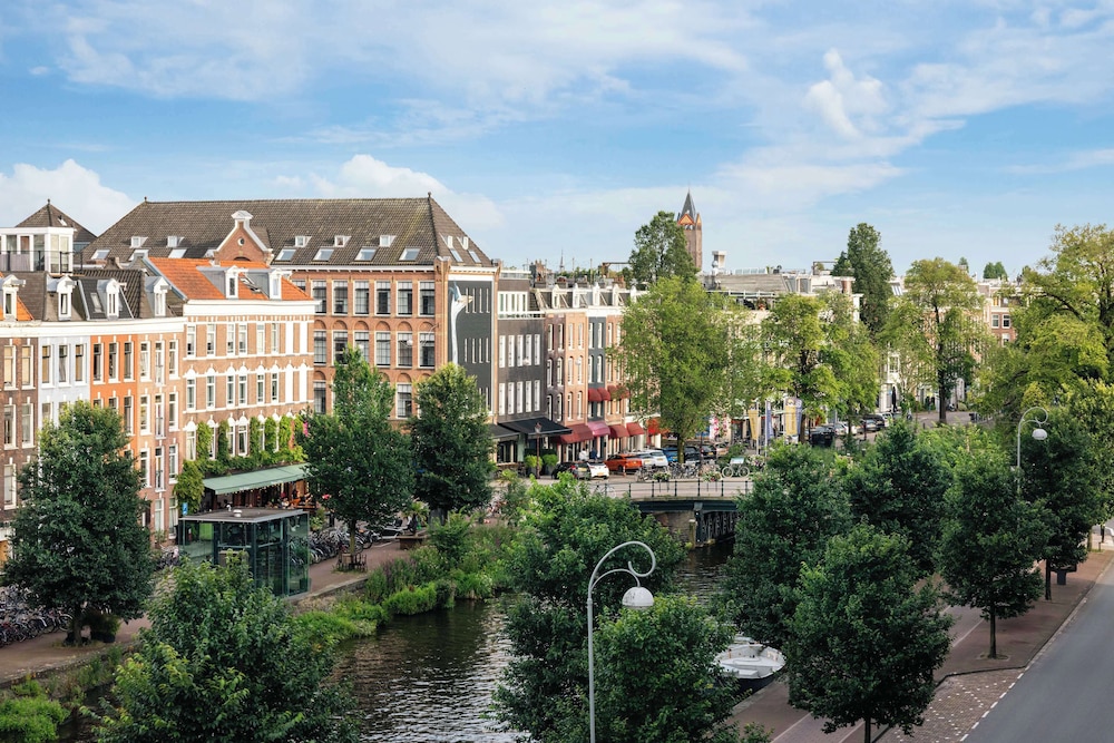 Avani Museum Quarter Amsterdam Hotel (former NH Amsterdam Museum Quarter) 44/50