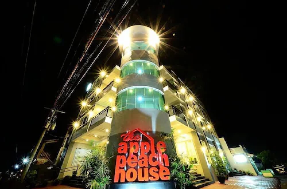 The Apple Peach House 1/61