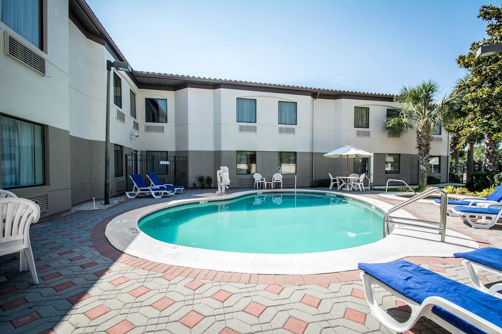 Holiday Inn Express St Augustine Dtwn Historic 7/50