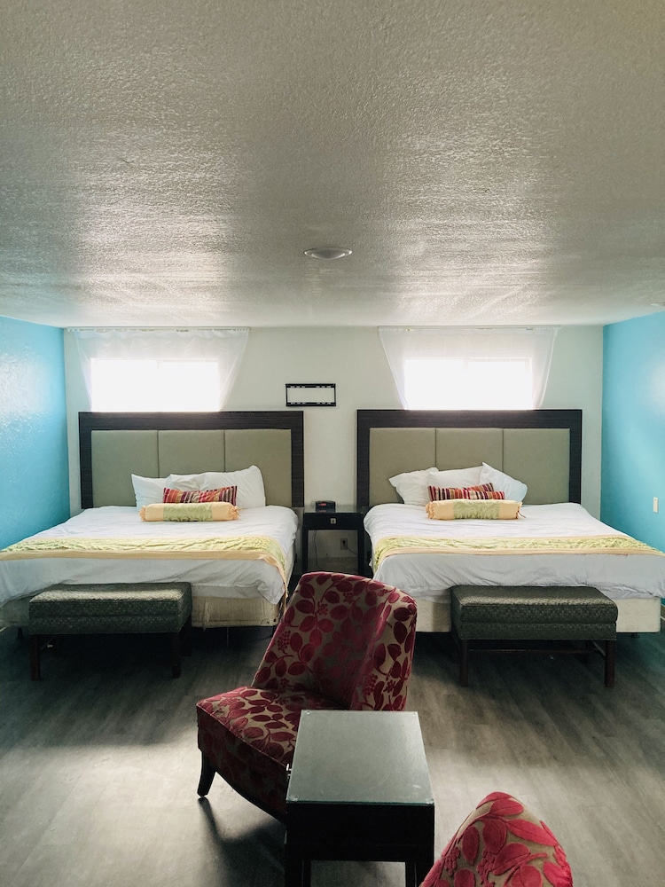 Nampa Inn & Suites 30/46