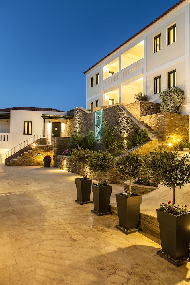 KRINOS SUITES HOTEL 40/50