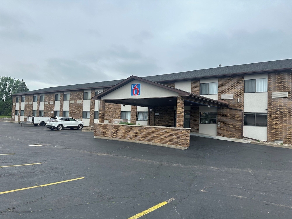 Motel6 Wisconsin Rapids Wi 46/54