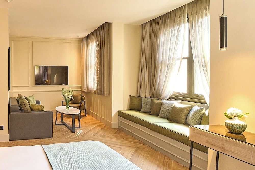 The Wings Hotels Pera 32/49