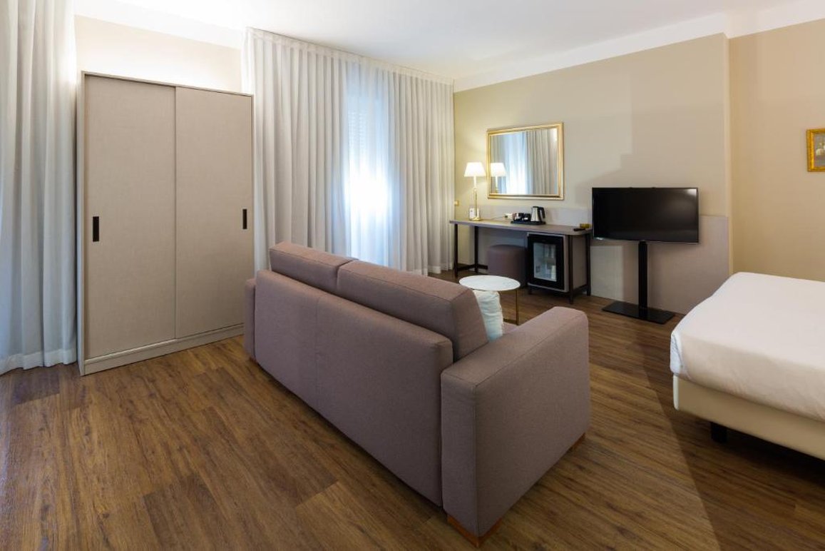 Hotel Nasco 51/62