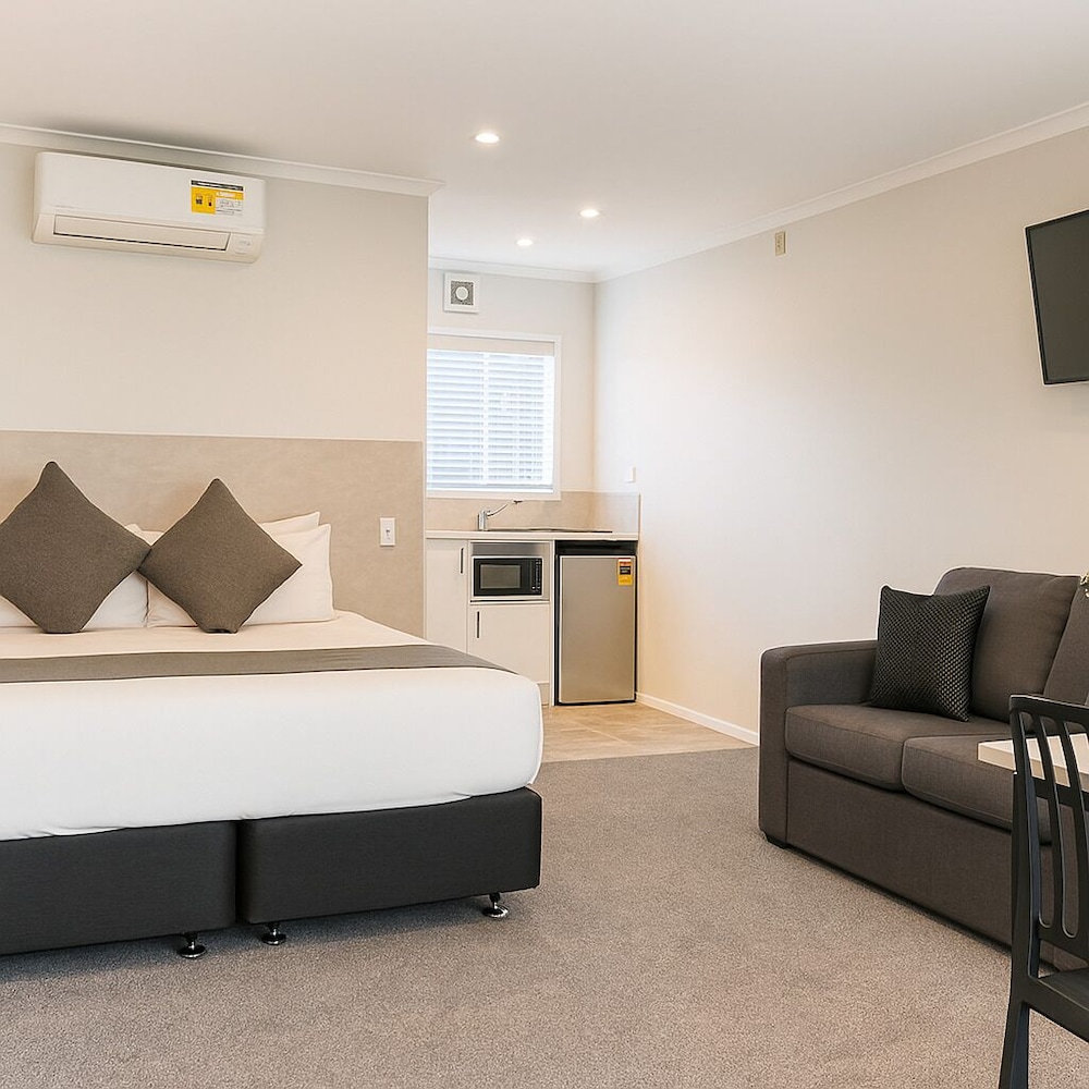 Superior, Studio, King Bed
