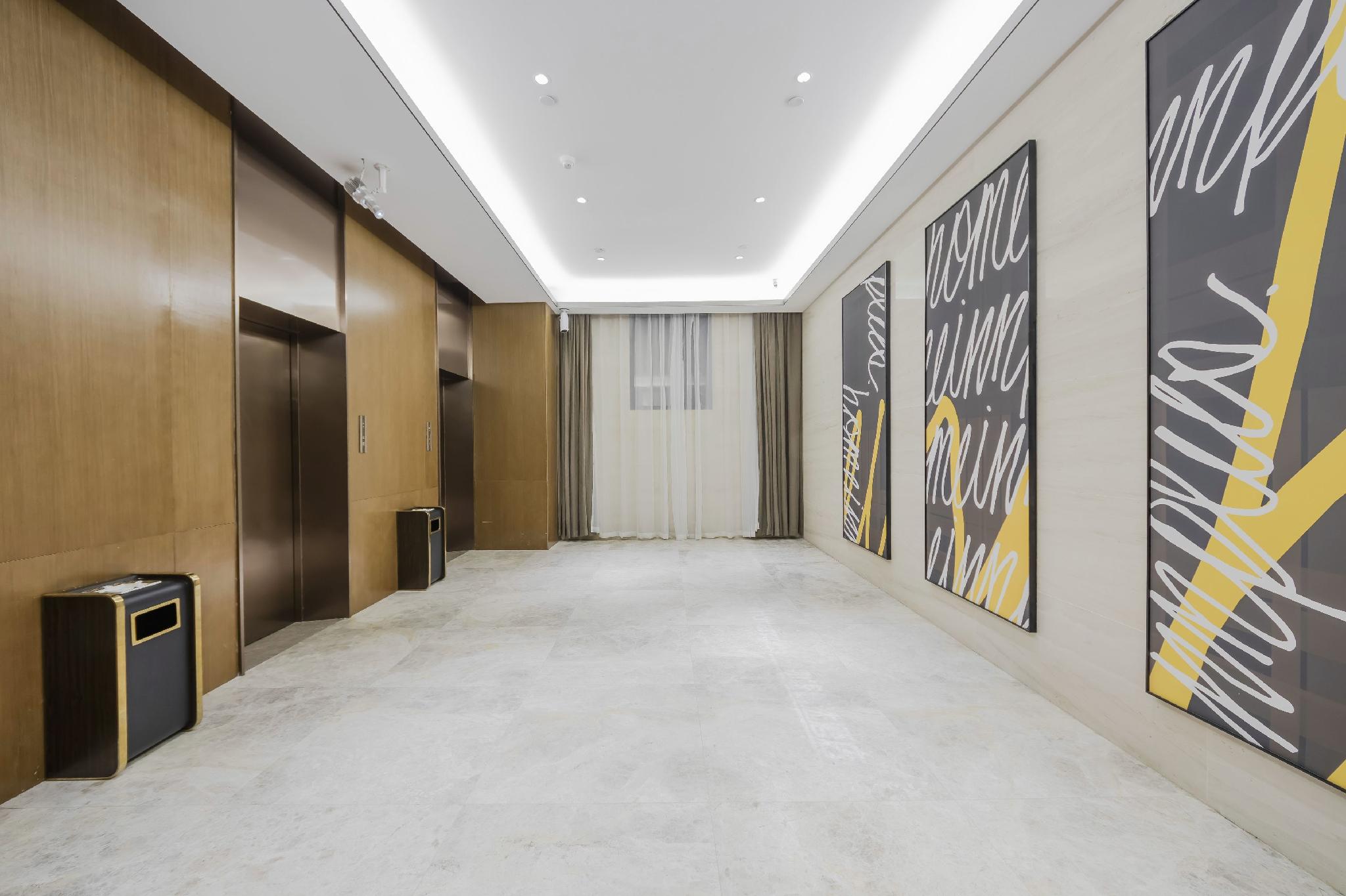 Home Inn Plus (Wuxi Zhongshan Road Shenglimen Metro Station) 23/57