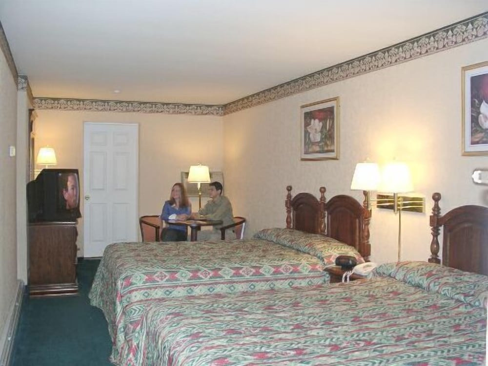 Deluxe, 2 Queen Beds