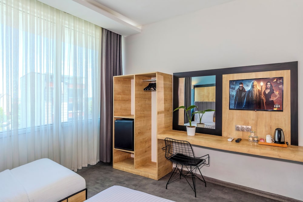 Skylon Airport Hotel 38/49