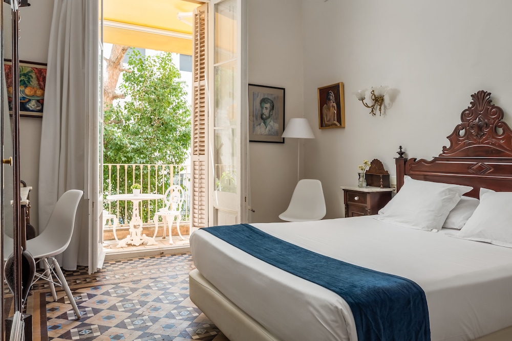 ROOM, DOUBLE OR TWIN BED, TERRACE