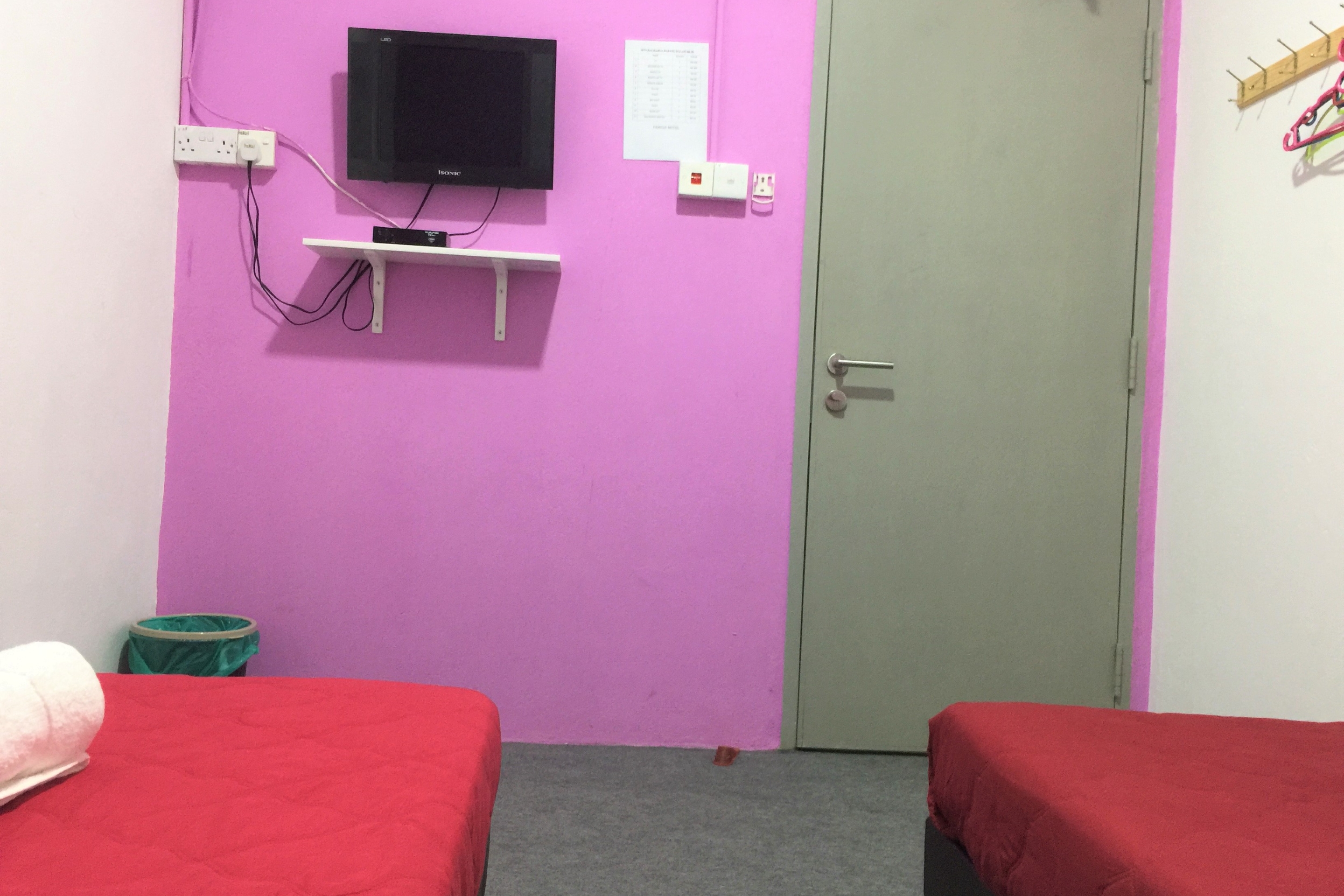 OYO 89982 Familia Motel 22/26