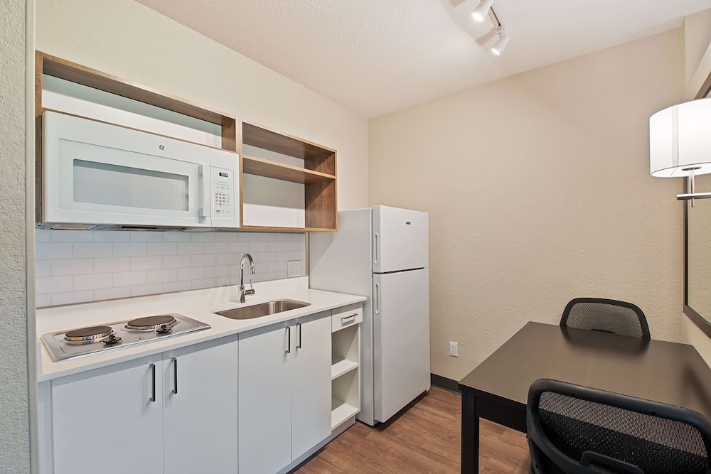 Extended Stay America Premier Suites - Fort Lauderdale - Cypress Creek - Park North 23/59