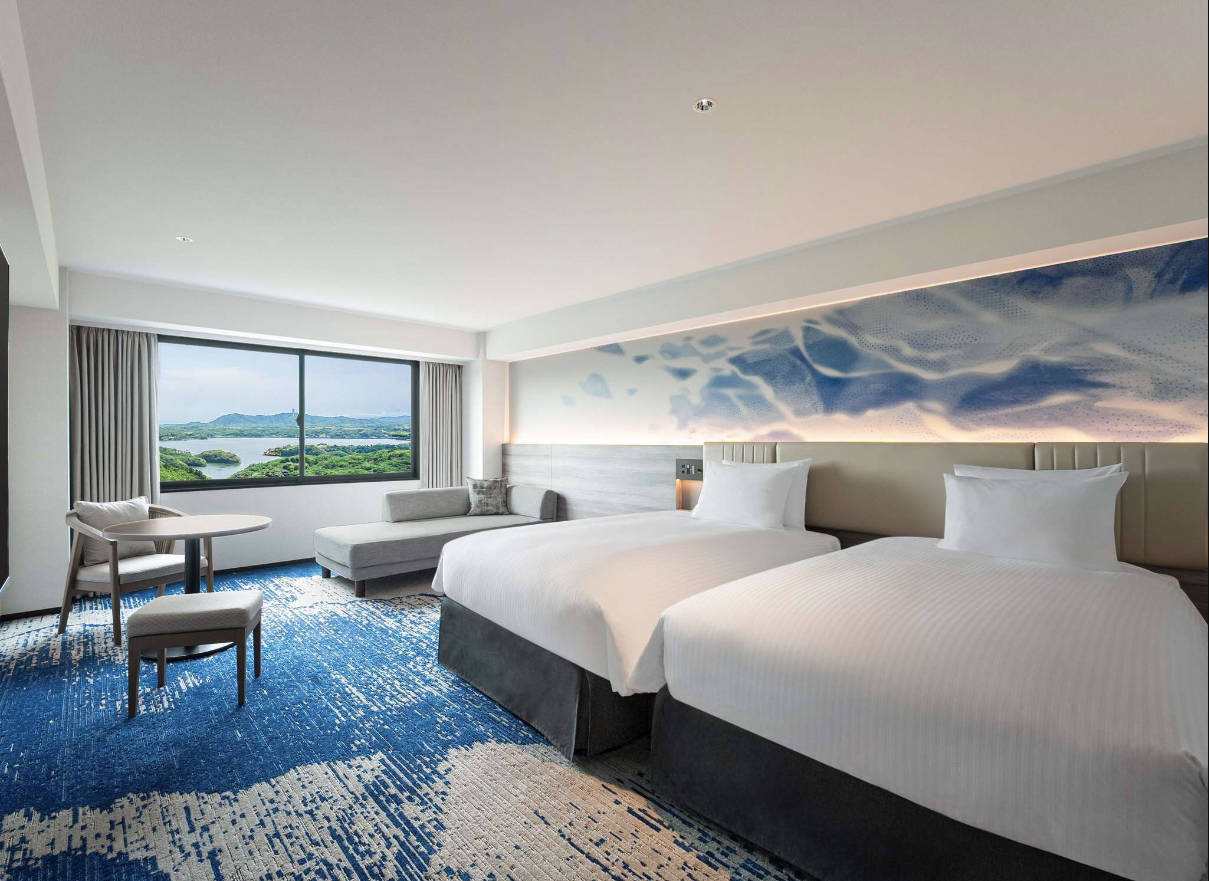 Superior, Twin Beds, Two Extra Beds, Ocean or Sea View