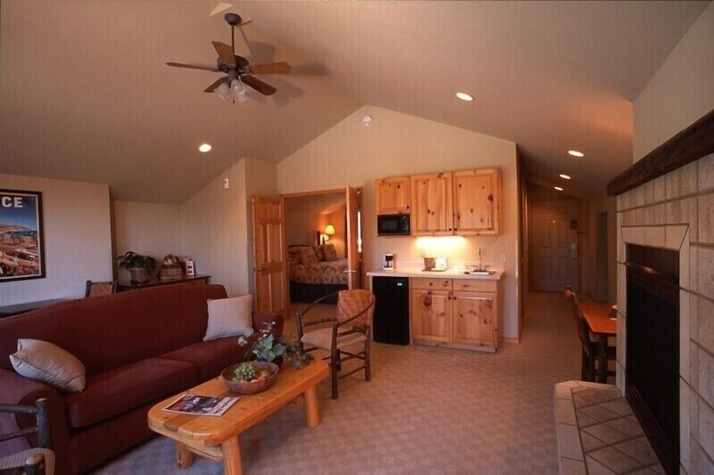 Mountain Lake Lodge 36/68