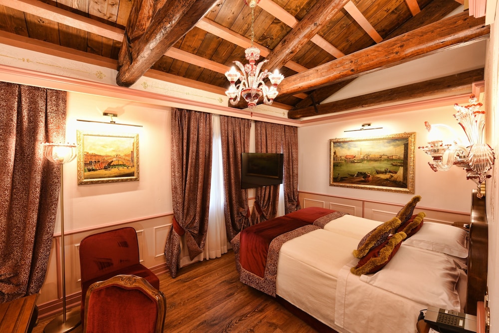 Hotel Monaco & Grand Canal 16/50