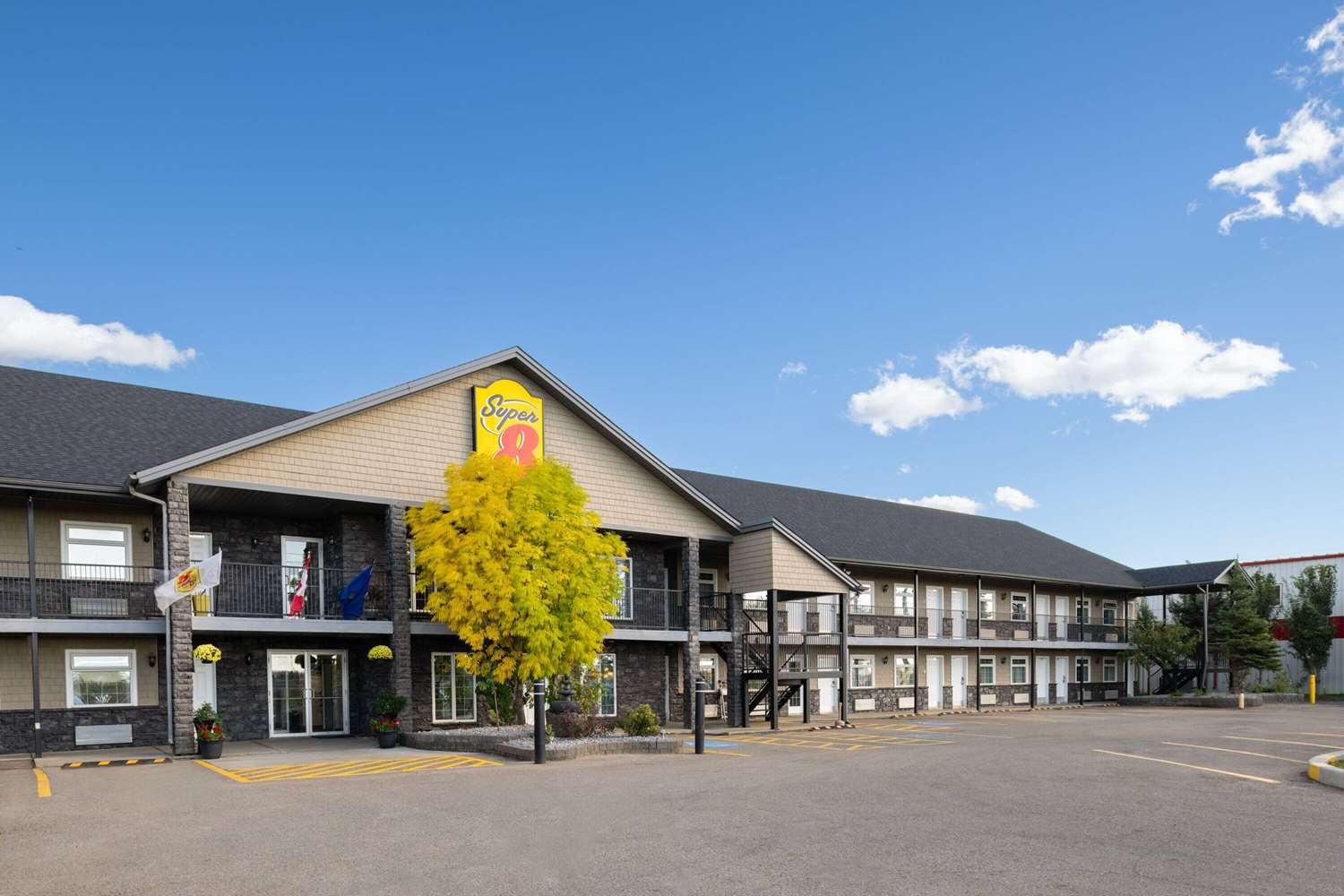 Super 8 By Wyndham Fort Mcmurray 30/31