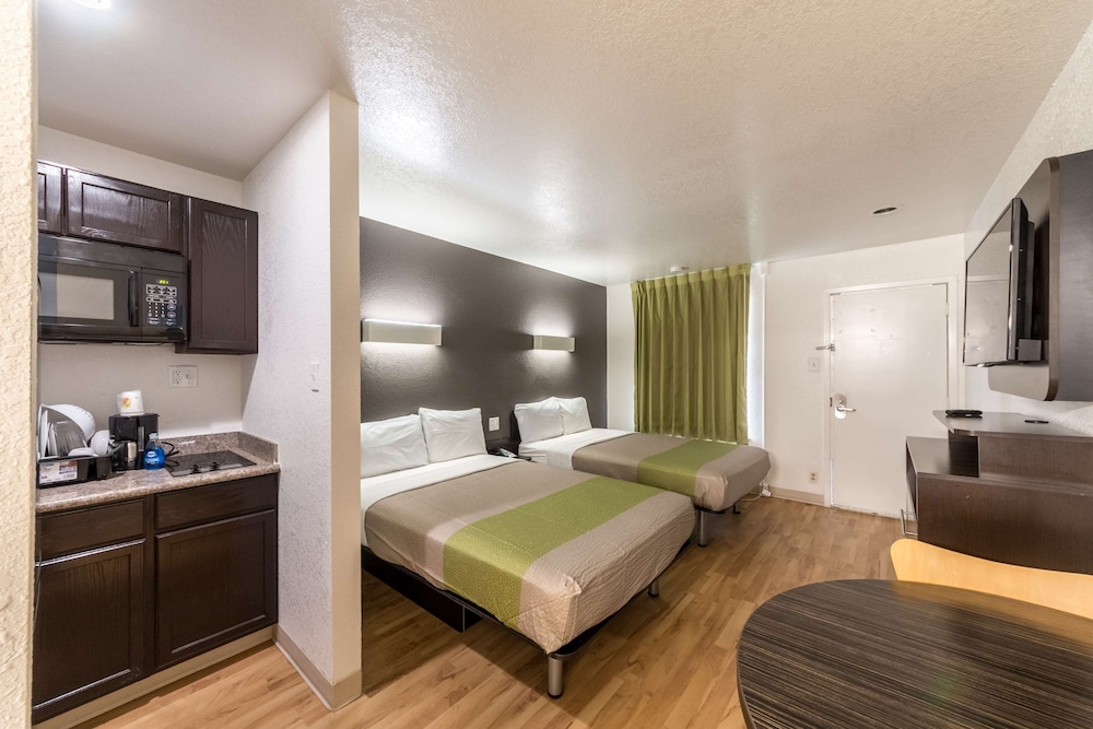 Studio6 San Antonio, TX - Fort Sam Houston Area 25/47