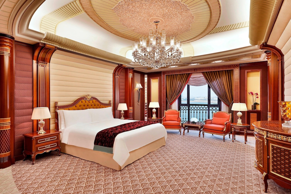 1 Bedroom, Royal, Suite, King Bed, Balcony