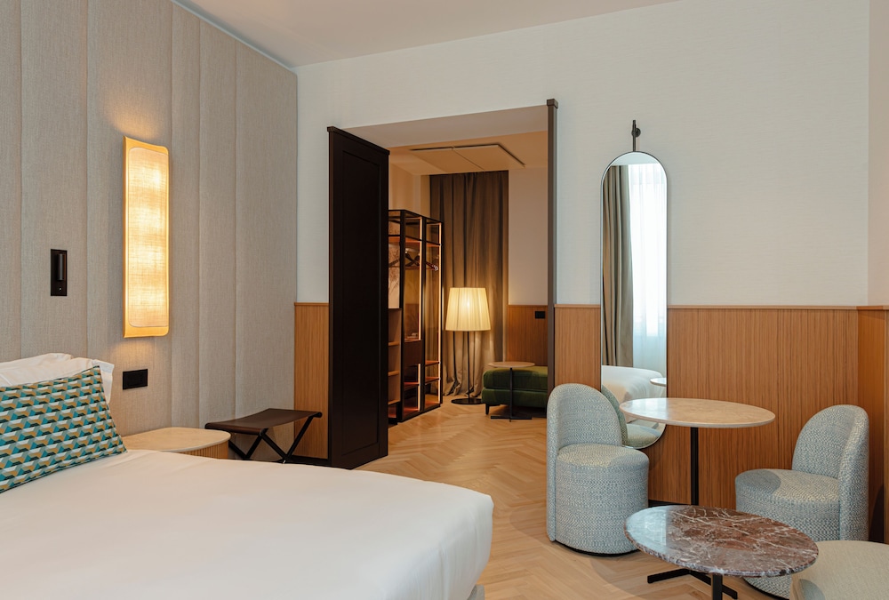 جناح جونيور بسرير كينج مع أريكة، Circle 6 Rome Hotel 3/10
