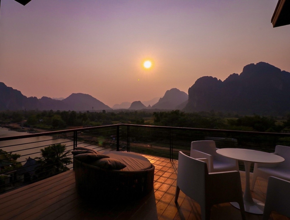 Inthira Vang Vieng 43/48