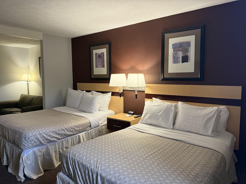 SureStay by Best Western Obetz Rickenbacker Airport 8/45