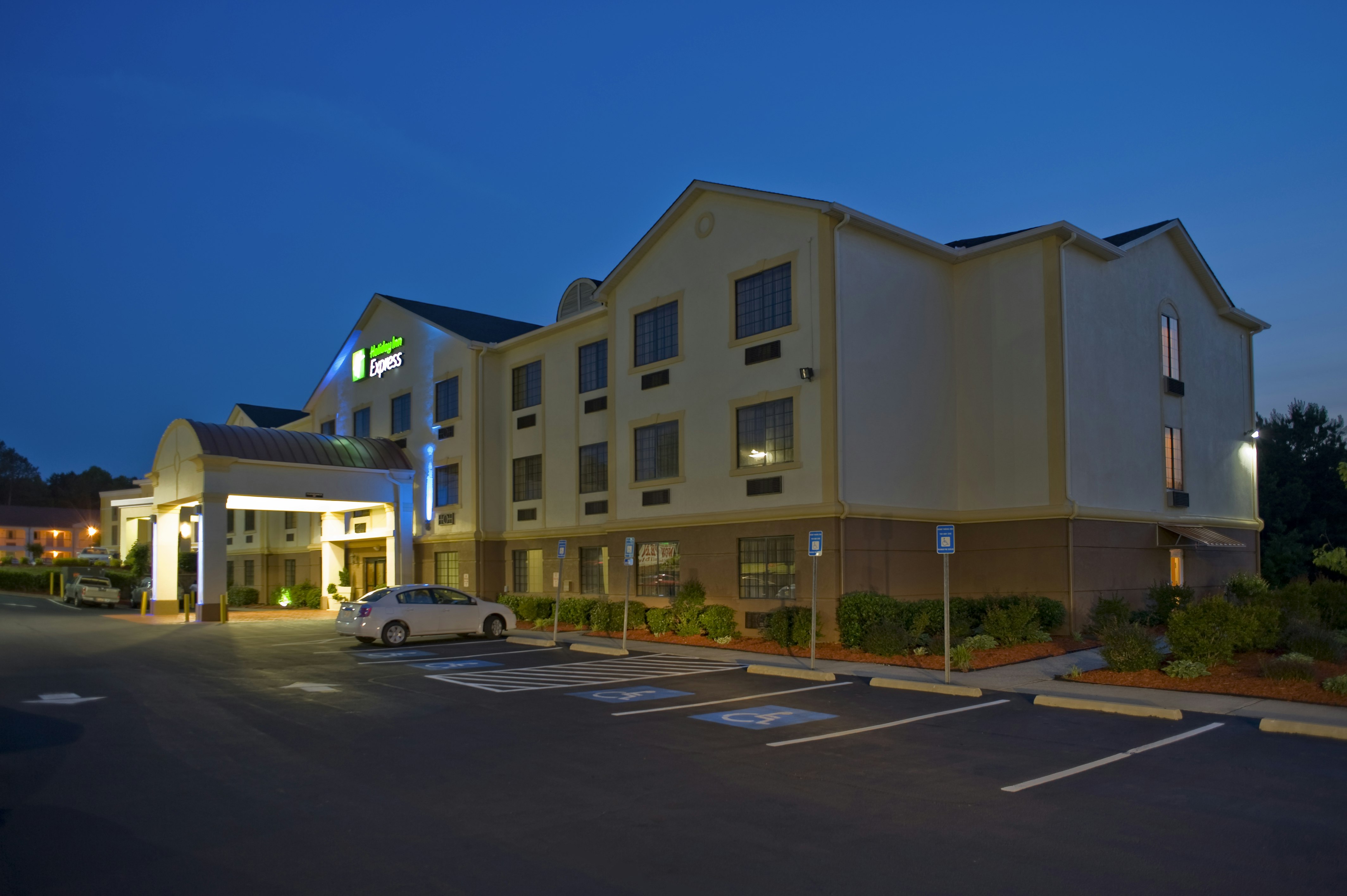 Holiday Inn Express Hotel and Suites ACWORTH - KENNESAW NORTHWEST 64/70