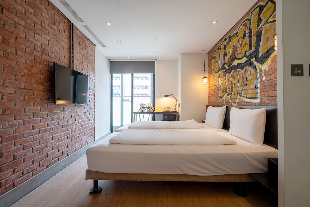 Check Inn Hotel 34/70