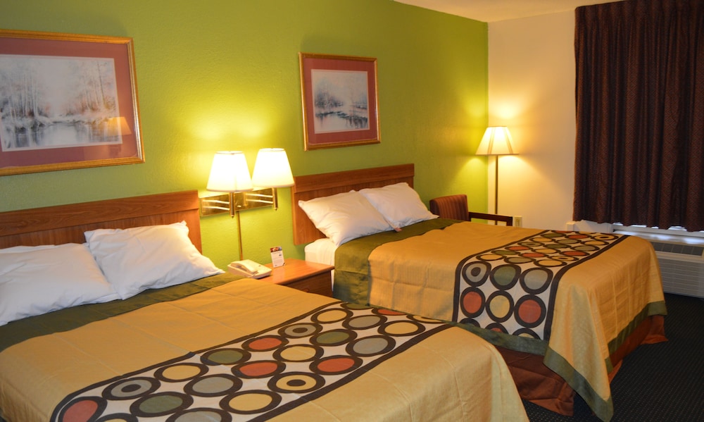 Super 8 by Wyndham Tifton 21/54