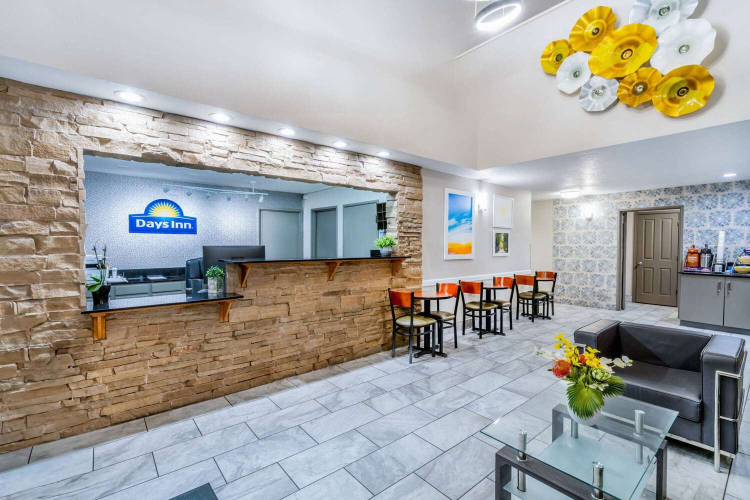 Days Inn by Wyndham Los Lunas 9/33