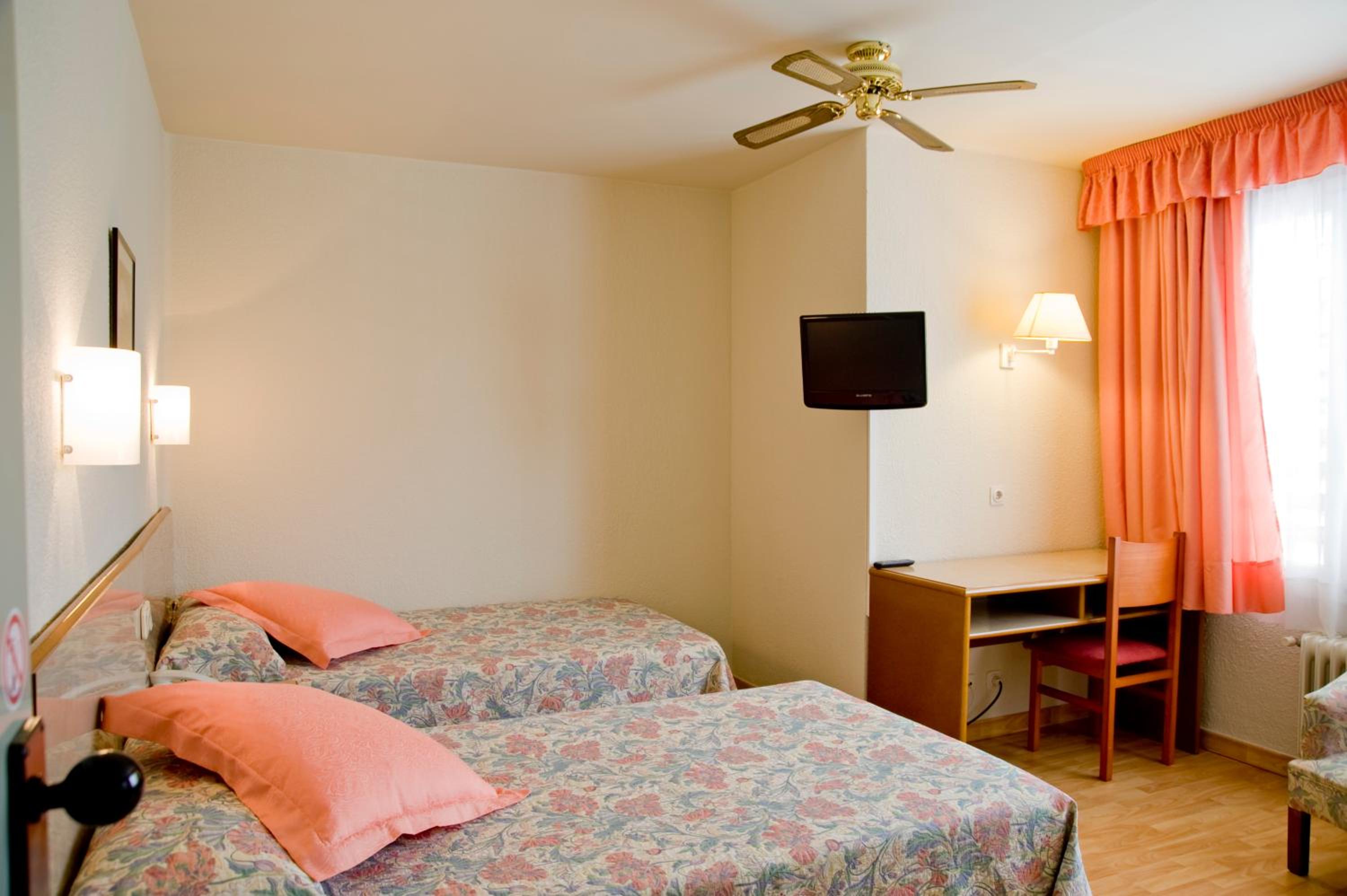 Room, Double or Twin Bed, Hotel Balaguer 9/10