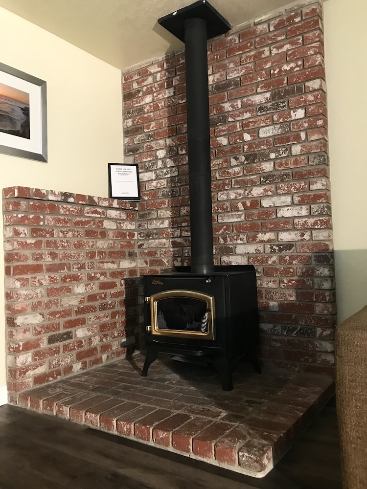 Harbor House Inn 25/50