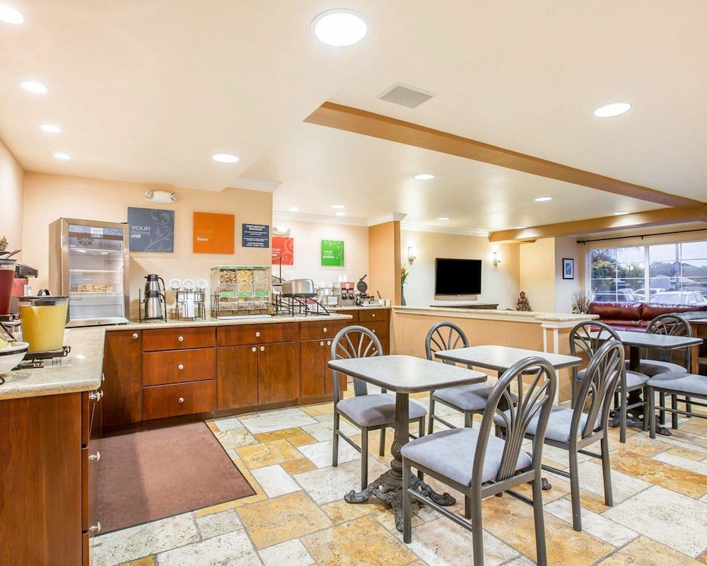 Comfort Inn & Suites Salinas City Center Area 38/45