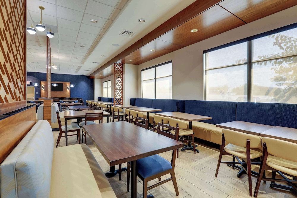 Drury Inn & Suites Lafayette IN 43/56