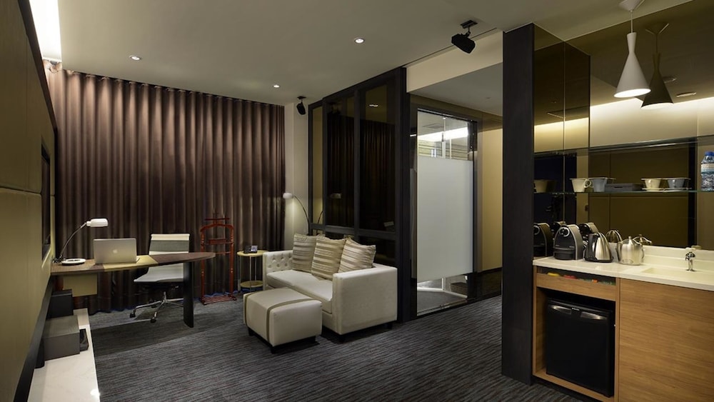Golden Tulip Glory Fine Hotel 41/60