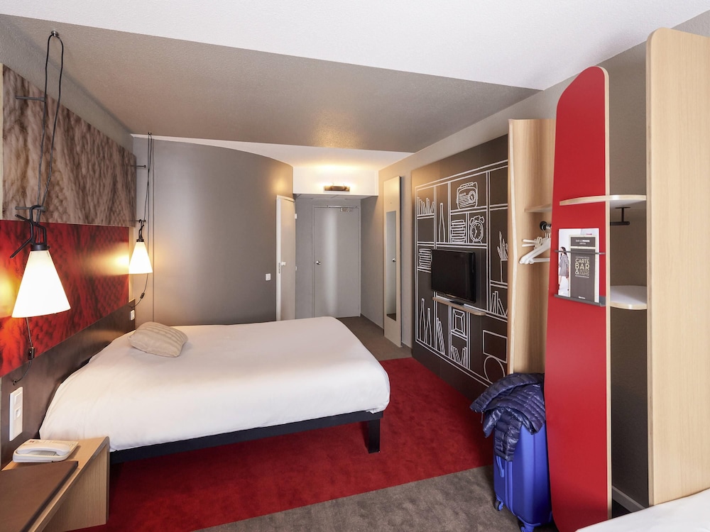 Ibis Cholet 9/36