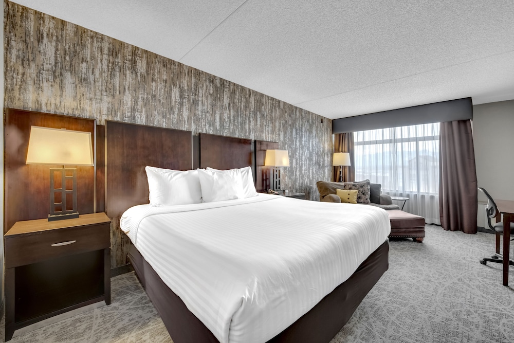 ROOM, KING BED, MOUNTAIN VIEW
