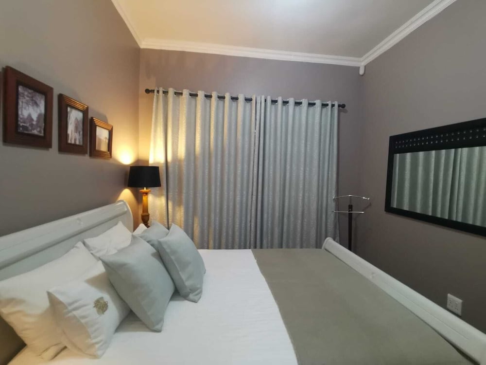 EXECUTIVE, APARTMENT